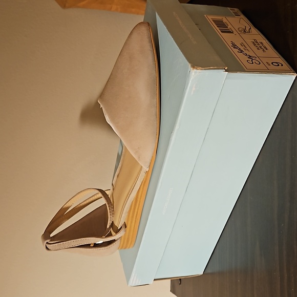 Seychelles Plateau Taupe Suede - Picture 2 of 4